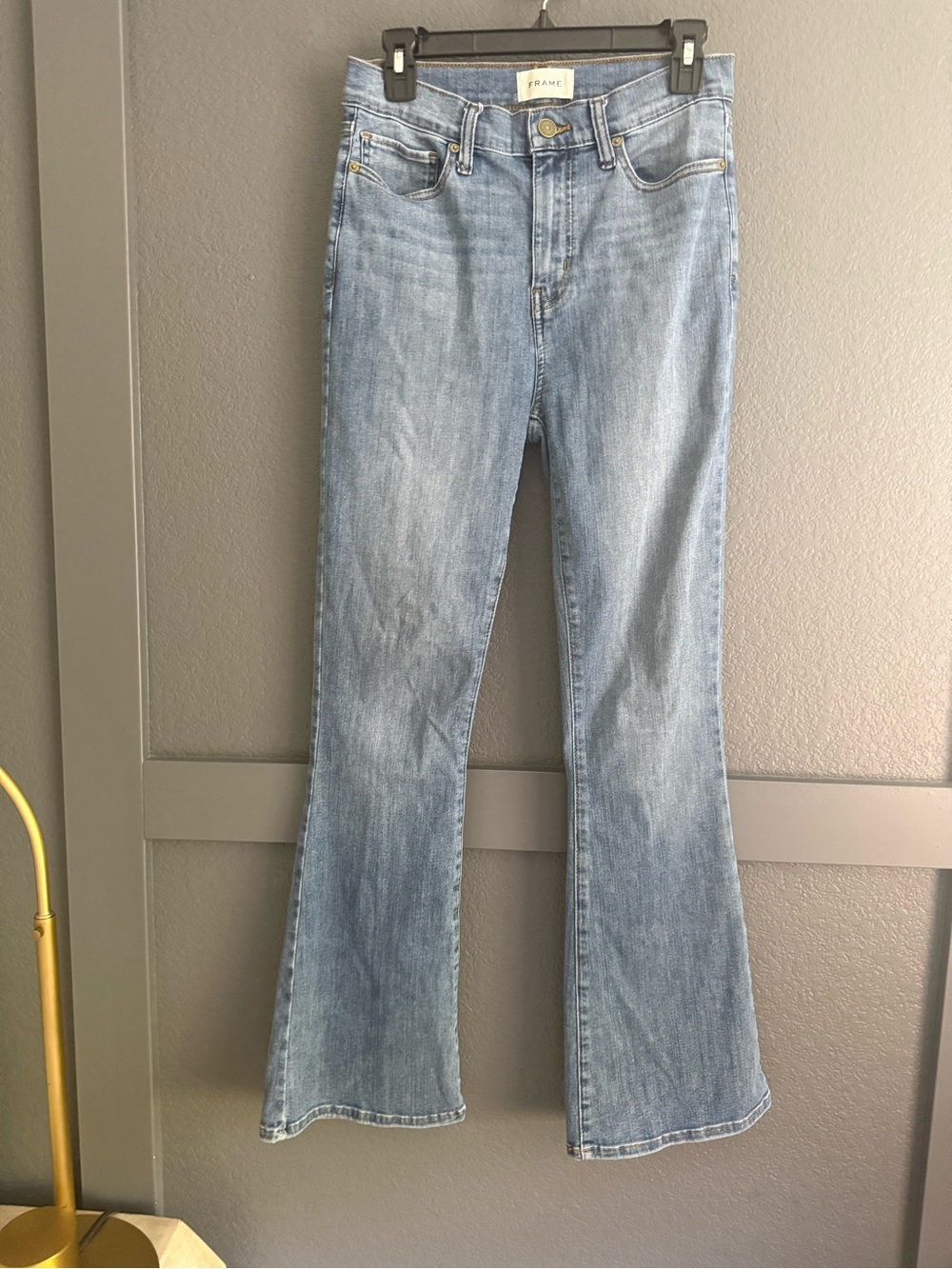 FRAME • Le High rise flare jeans in disarm wash size 28 stretch